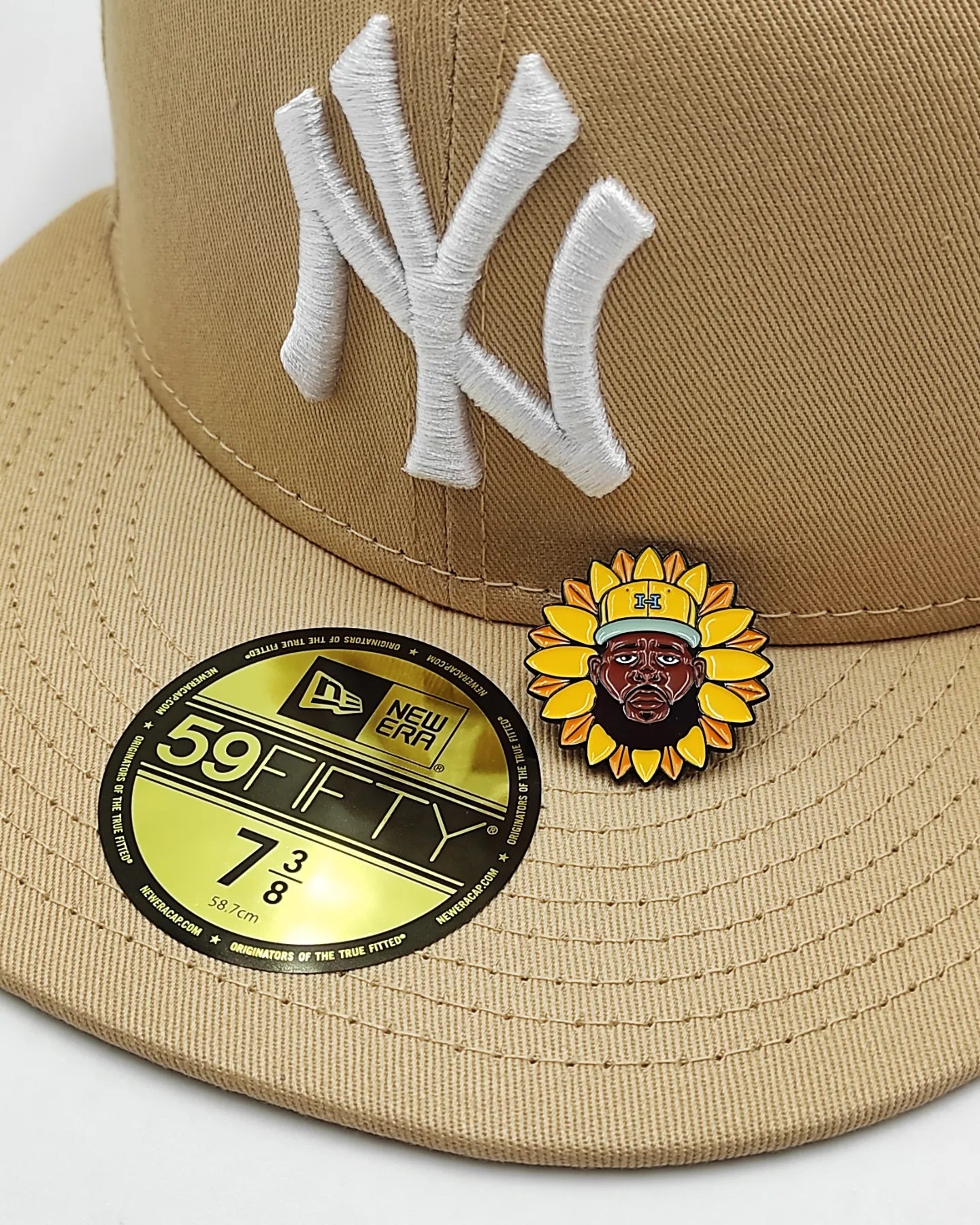 Pin metalico Colors Hat Club