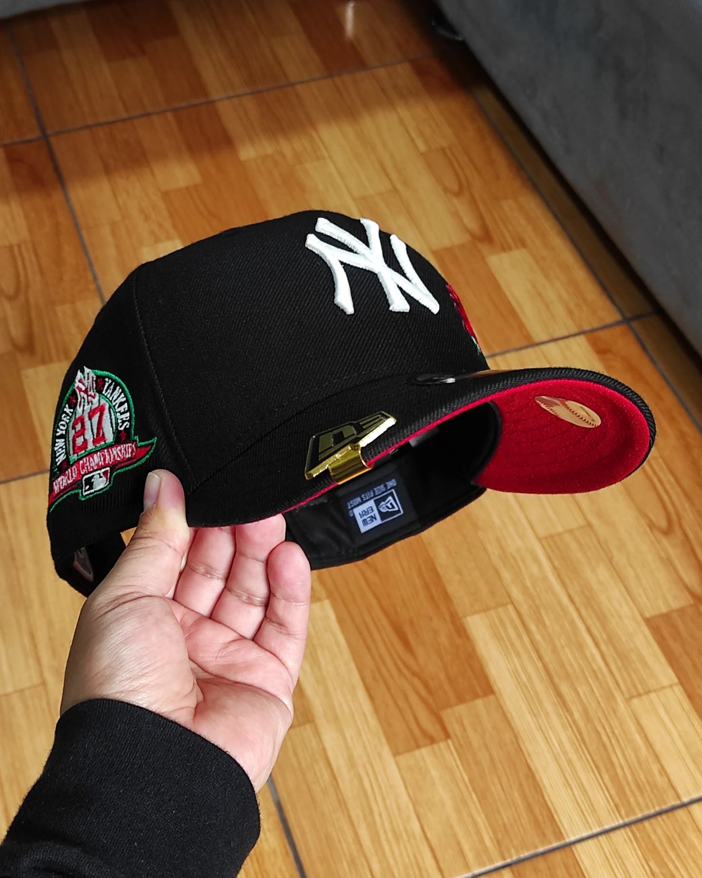 New Era New York Yankees 27world champions colección rose🌹black red 9fifty Snapback - glow in the dark 🔦