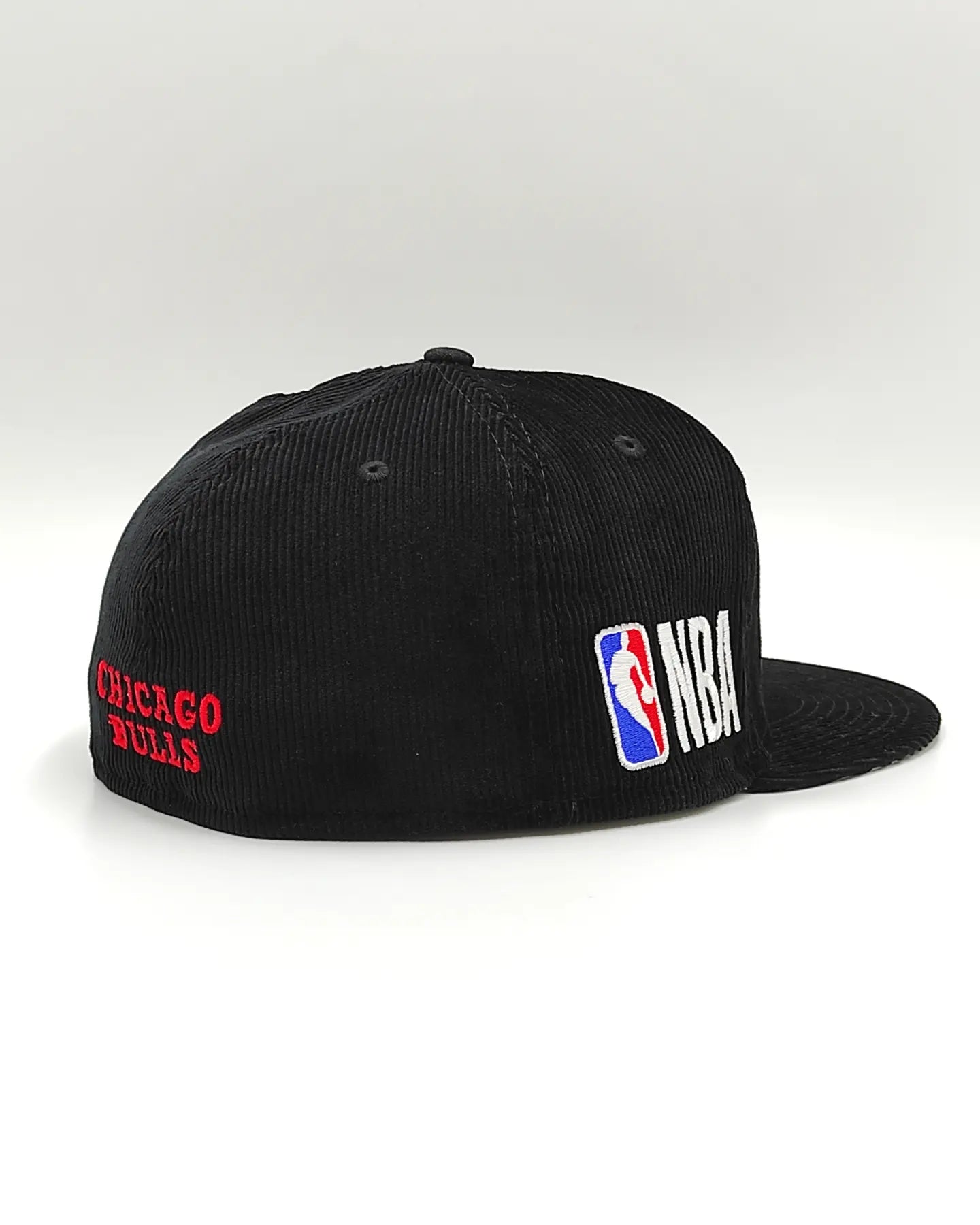 Chicago Bulls OLD SCHOOL CORDUROY SIDE-PATCH Black Fitted Hat by New Era