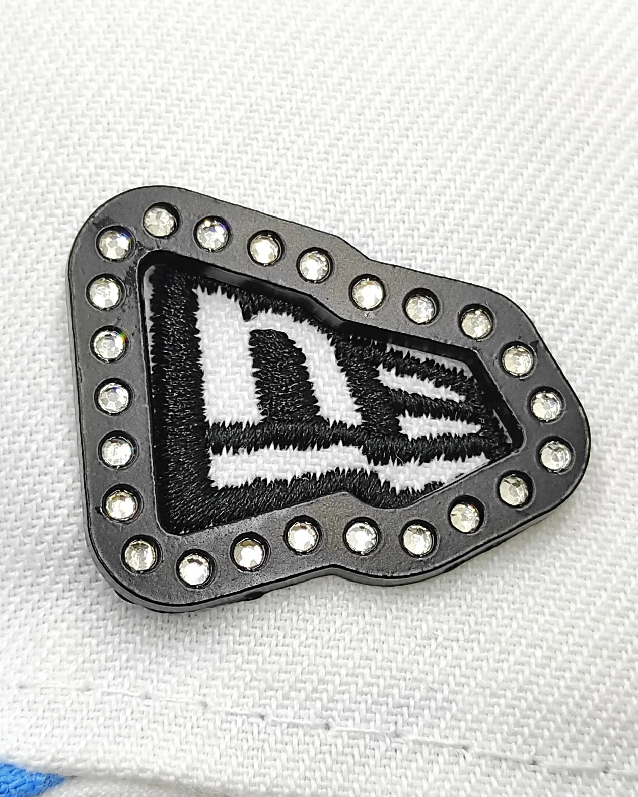 New Era Flag pin circón