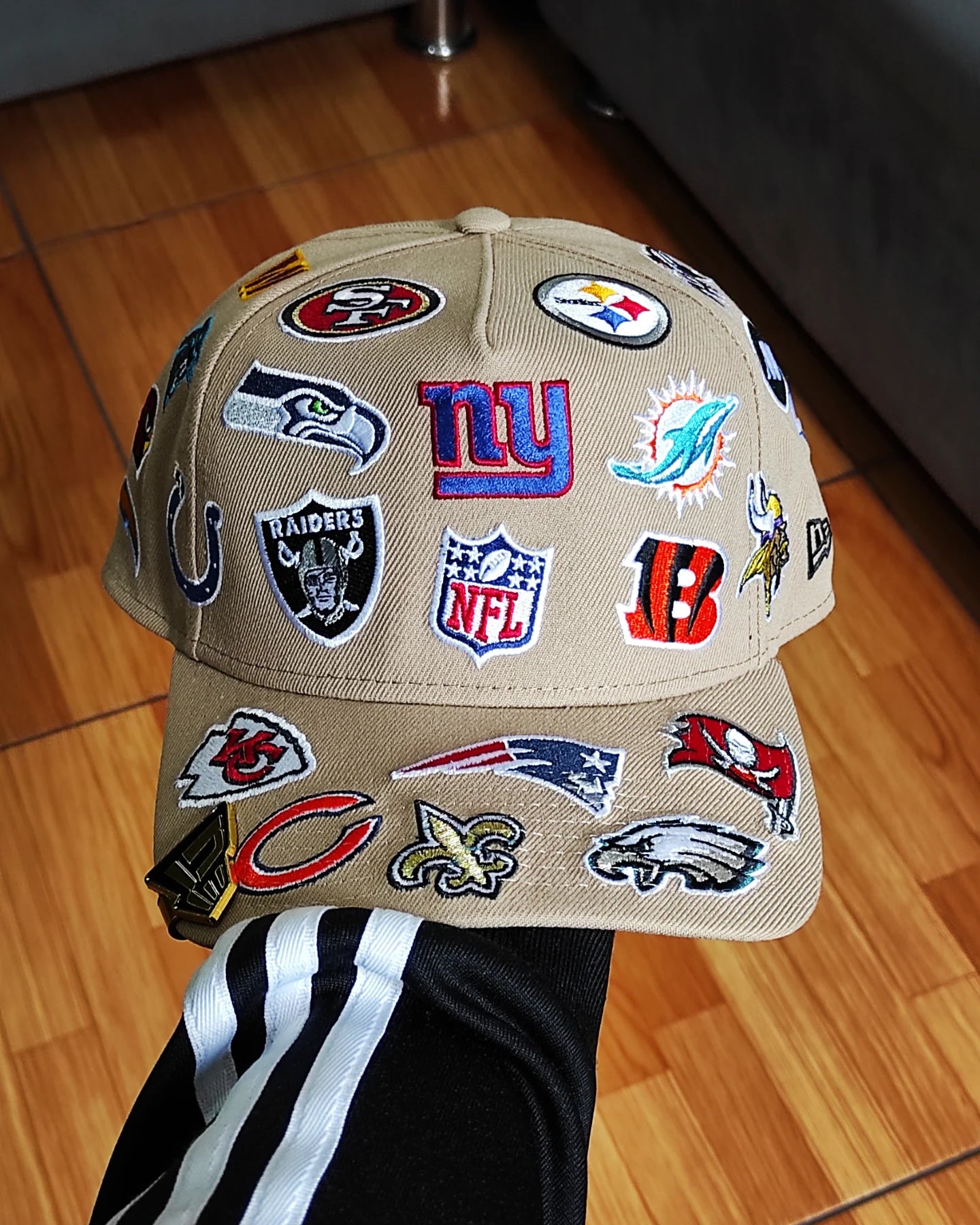 New Era NFL 'All Over 'Camel edition 9FORTY A-Frame Snapback