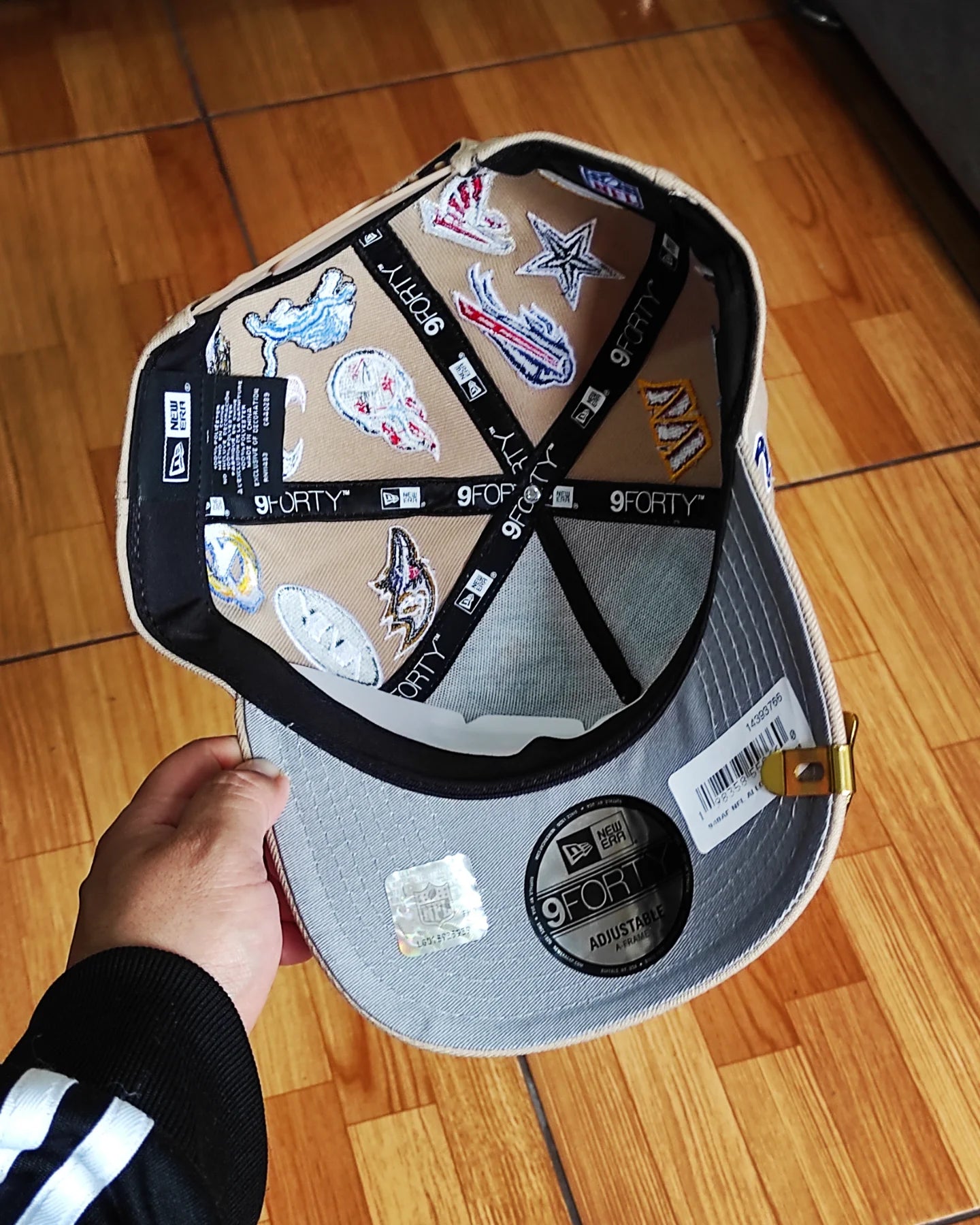 New Era NFL 'All Over 'Camel edition 9FORTY A-Frame Snapback