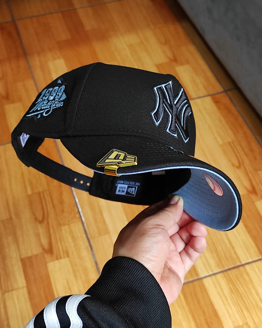 New Era New York Yankees World Series 1999 Black Sky Edition 9Forty A Frame Snapback