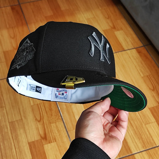 New Era New York Yankees World Series 1999 Liquid Titanium Edition 59Fifty Fitted Hat