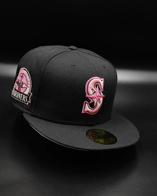 New Era 59fifty cookies and cream Seattle Mariners 30th Aniversario patch hat - black/pink