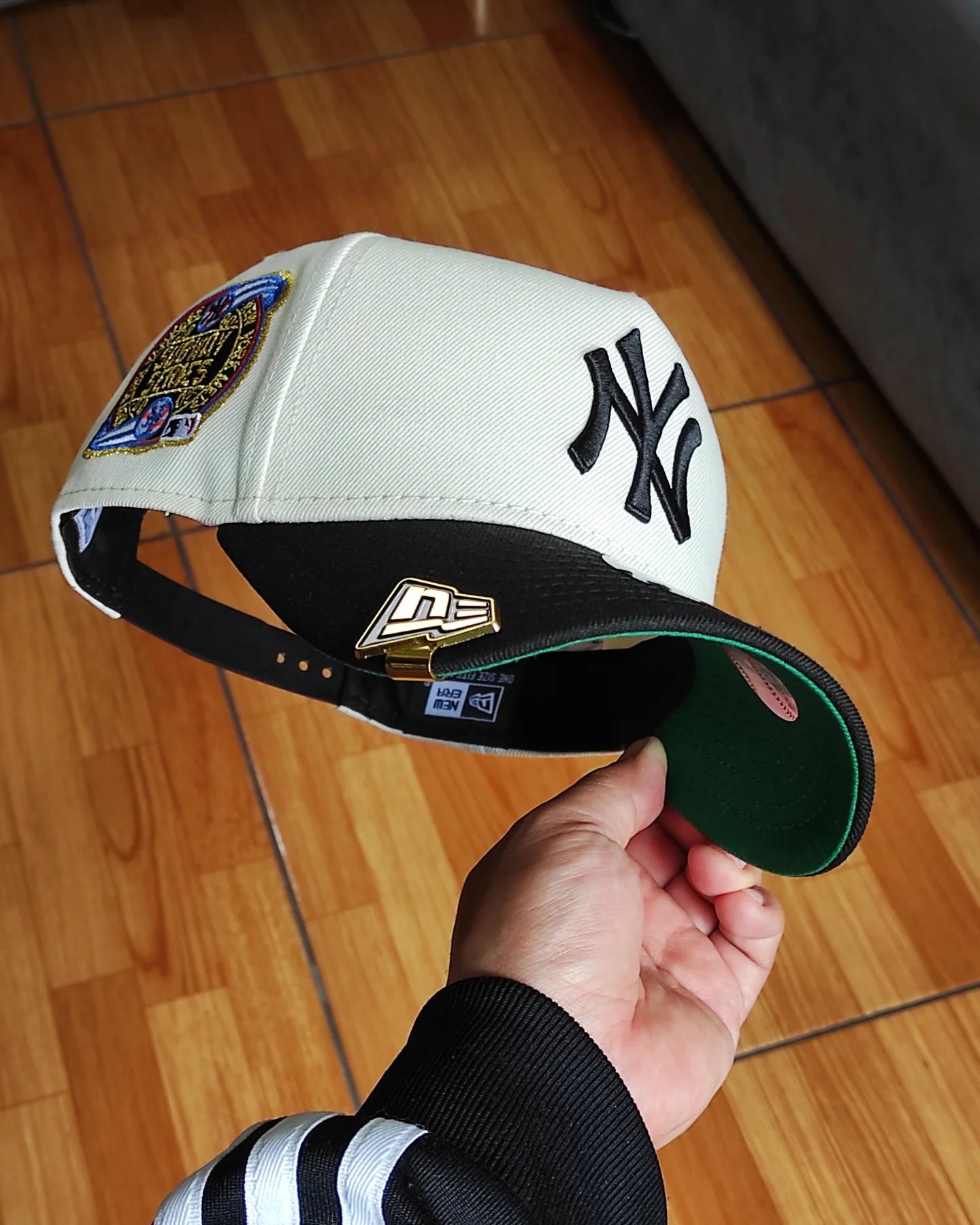 New Era New York Yankees Subway Series 2000 Chrome Two Tone Edition A Frame Snapback Hat