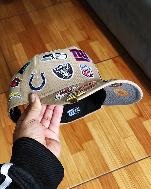 New Era NFL 'All Over 'Camel edition 9FORTY A-Frame Snapback