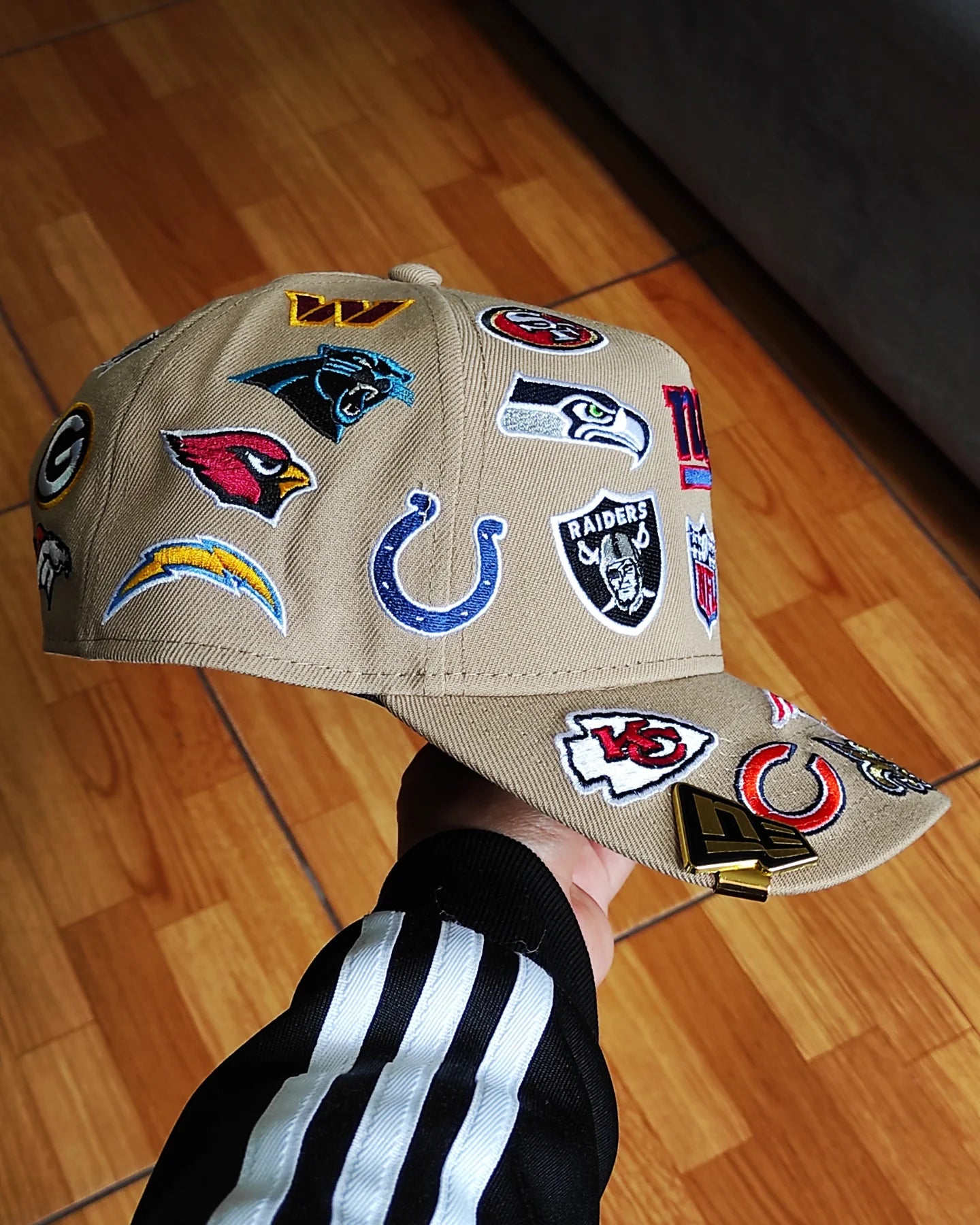 New Era NFL 'All Over 'Camel edition 9FORTY A-Frame Snapback