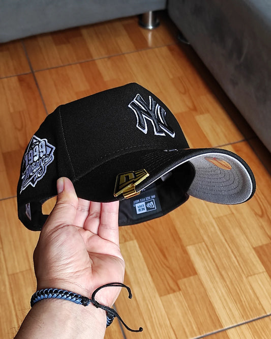 New Era New York Yankees World series 1999 black white 9 FORTY A-FRAME